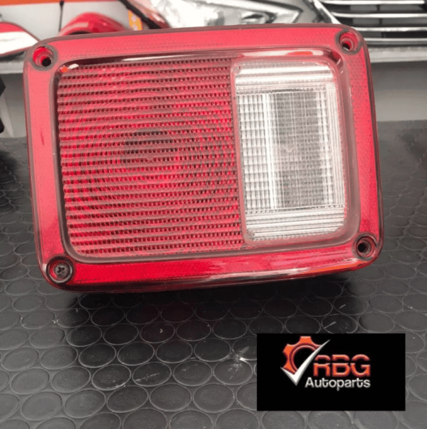 Farol Trasero Jeep Wrangle 2013-18 | RBG Autoparts