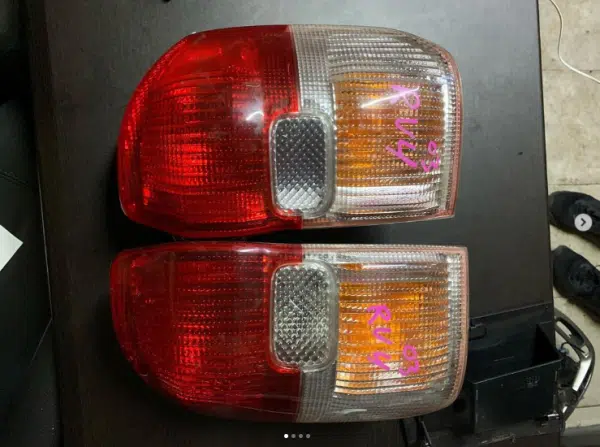 Mica Trasera Toyota Rav4 2005 | JDF Auto Parts
