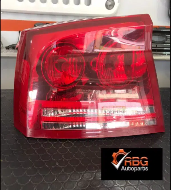 Mica Trasera Izq. Dodge Charger 2006-08 | RBG Autoparts