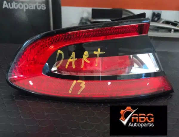 Mica Trasera Dodge Dart 2013-2016 | RBG Autoparts