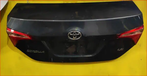 Tapa Baul Toyota Corolla 2014-2018 6 Tapa Baul Toyota Corolla 2014-2018 | Yani Repuestos